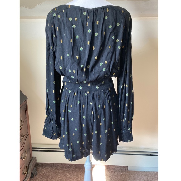 Free People Love Grows keyhole long sleeve romper size small - Picture 5 of 7